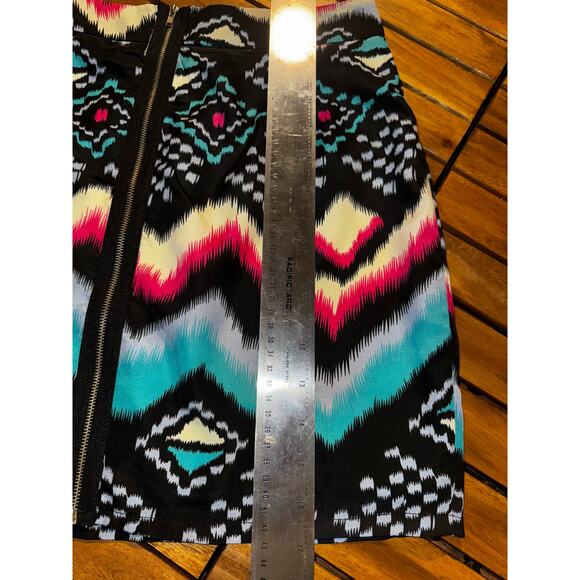 Francesca's Annabelle Tribal Pattern Skirt size Small new - Picture 6 of 7